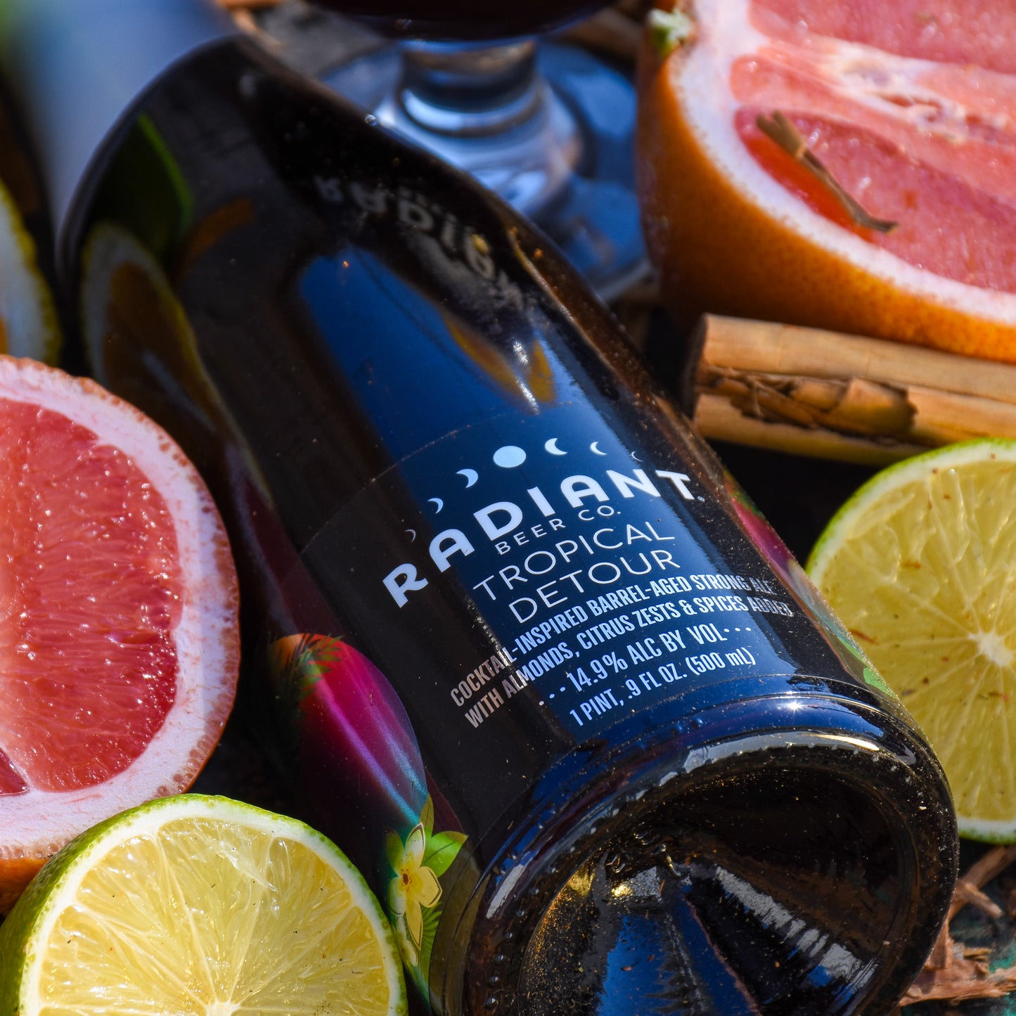 Tropical Detour: Cocktail-inspired Barrel-Aged Strong Ale with Almonds, Citrus Zests & Spices (14.9%) [2023]